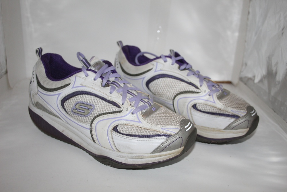 SKECHERS Shape-Ups Shoes Womens Size 9 White Mesh Toning Walking Sneakers
